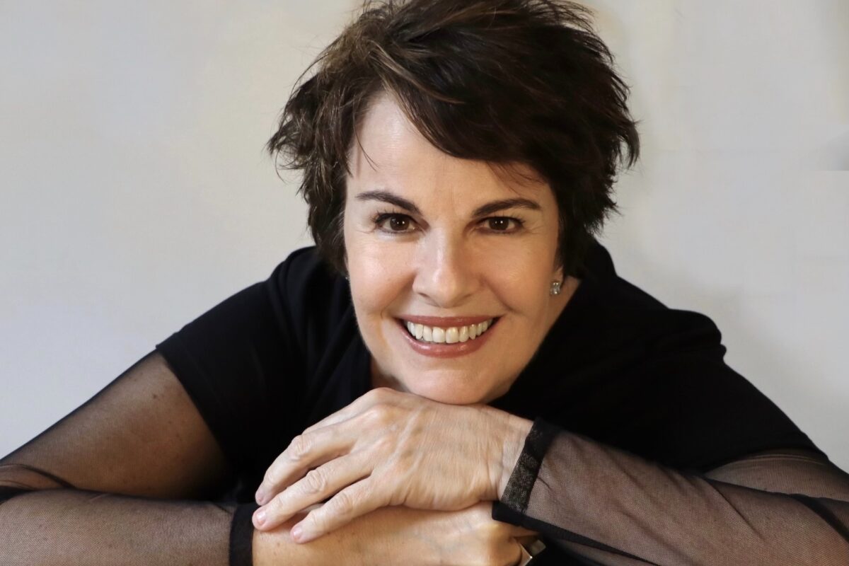 Música: Cantora Leila Pinheiro realiza show gratuito na Tapera das Artes, em Aquiraz, no dia 27 de abril