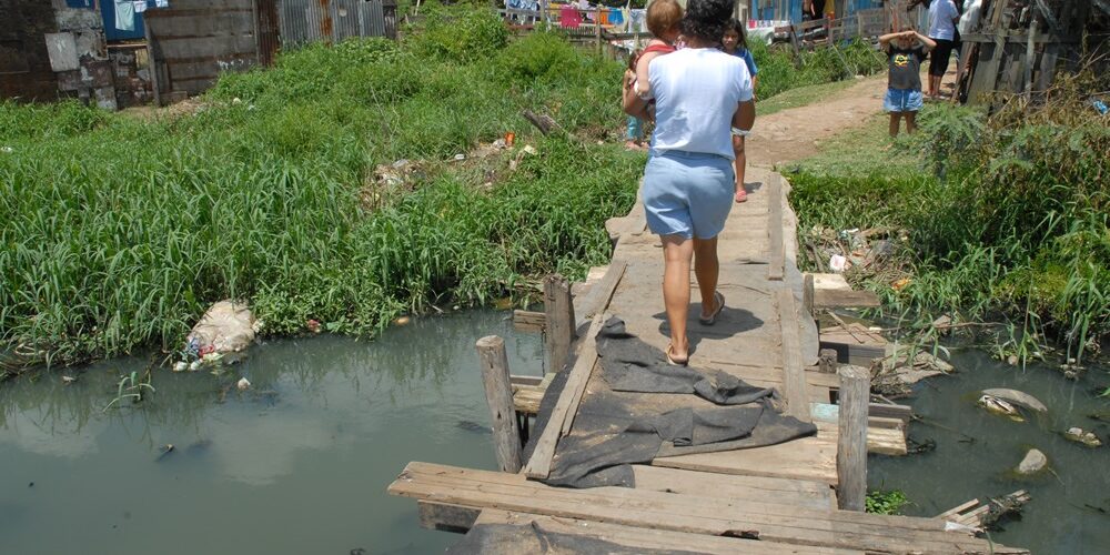 Dia Mundial da Saúde: Mulheres são as mais afetadas por doenças transmitidas por esgoto e água sem tratamento
