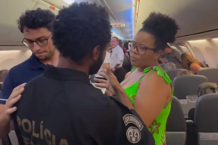 Acusação: Gol é acusada de racismo após passageira ser expulsa de voo
