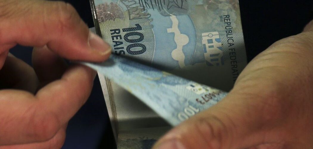 Economia: Começa a valer novo teto de juros do consignado do INSS