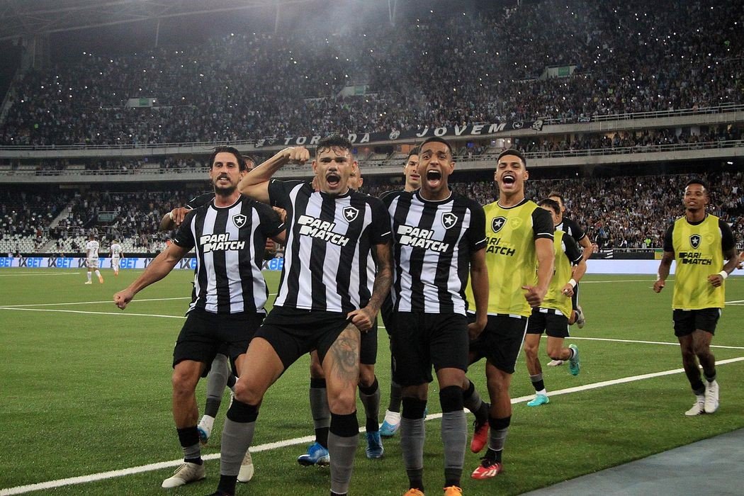 Futebol: Botafogo vence e reassume a ponta do Brasileiro