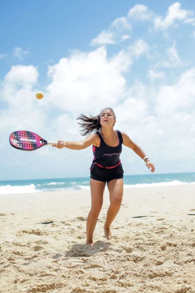 Beach Tennis é uma das atrações que movimentam o festival Na Praia