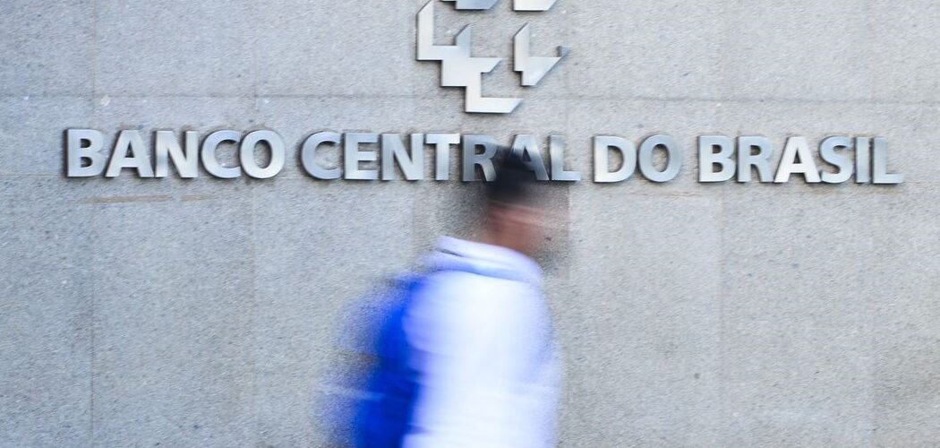 Economia: Previsão da inflação sobe para 6,03% este ano, diz Boletim Focus