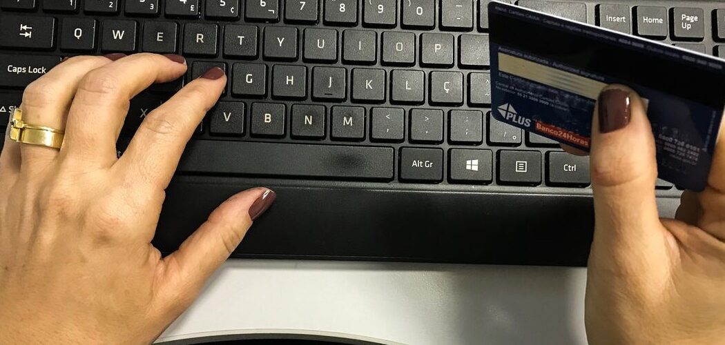 Economia: Compras de até US$ 50 pela internet ficam livres de taxação