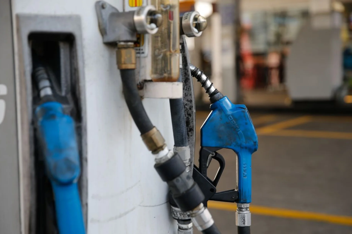 Economia: Petrobras reduz preço da gasolina em 4,66% para distribuidoras