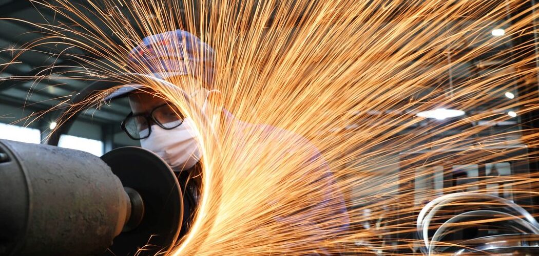 Economia: CNI diz que economia poderá crescer 2,1% este ano