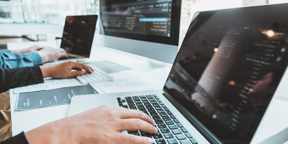 Bootcamp 2023: Santander Universidades oferece 75 mil bolsas de desenvolvimento de software