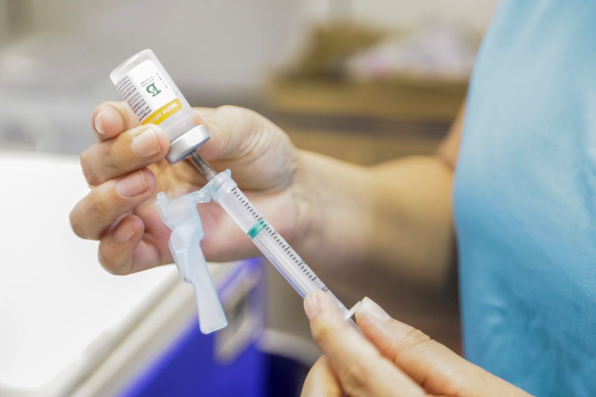 Saúde: Prefeitura de Fortaleza reforça importância da adesão à vacina bivalente contra a covid-19