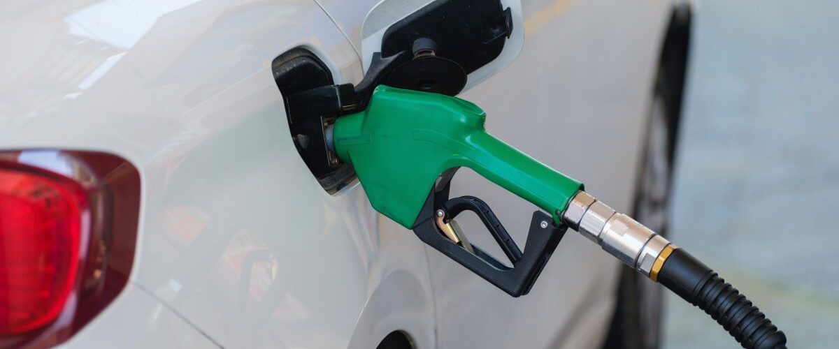 Gasolina comum ou aditivada? Entenda as diferenças entre as variações do combustível