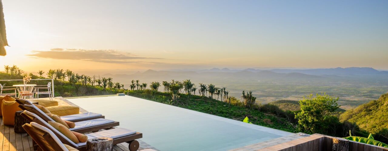 DOM Luxury Glamping comemora 1 ano de atividades com diária grátis aos hóspedes