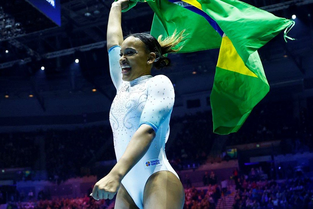 Ginástica: Rebeca Andrade leva prata nas barras assimétricas na Copa do Mundo