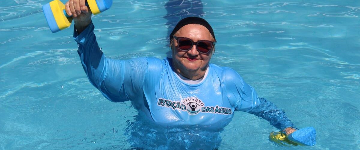 Bem-estar: Projeto que oferece hidroginástica e hidroterapia gratuita muda a vida de idosos
