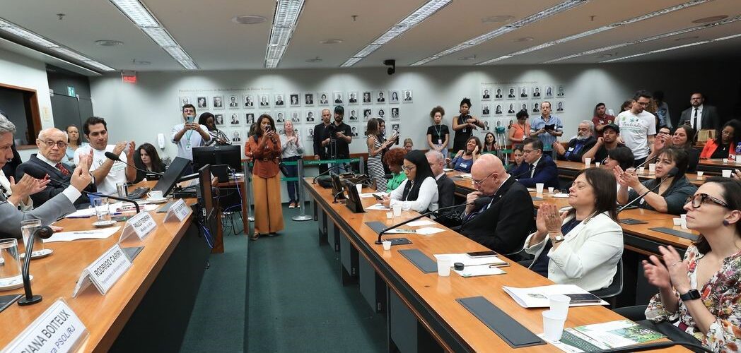 Política: Em audiência na Câmara, políticos aprovam uso medicinal da maconha