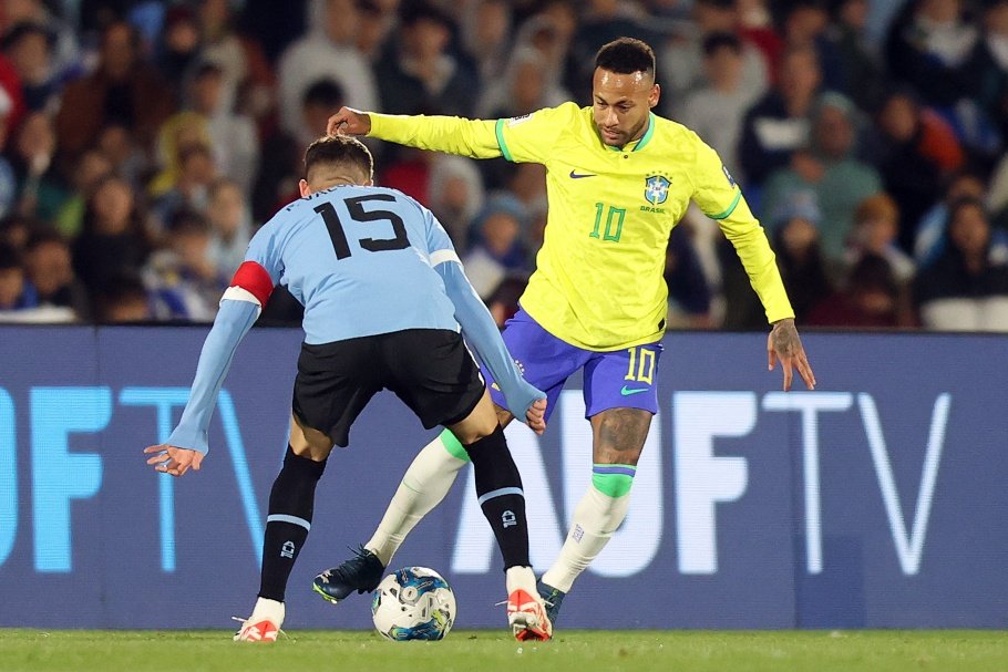 Brasil perde para Uruguai em noite para esquecer