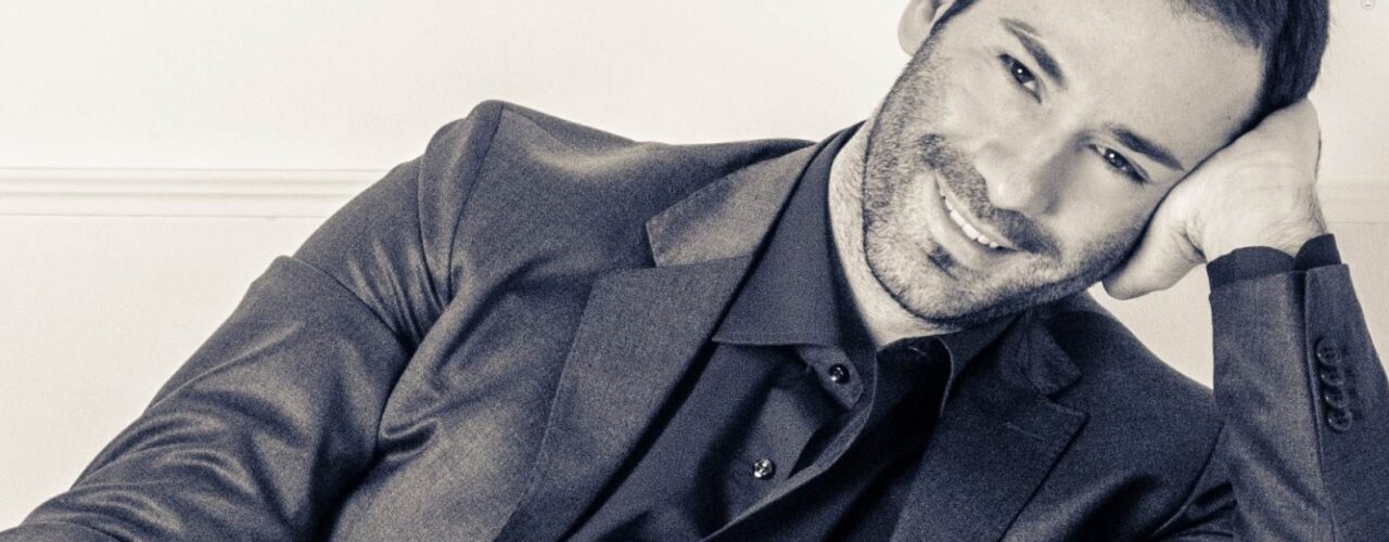 Tenor italiano Davide Carbone se apresenta em concerto gratuito nesta quinta-feira (19) em Aquiraz