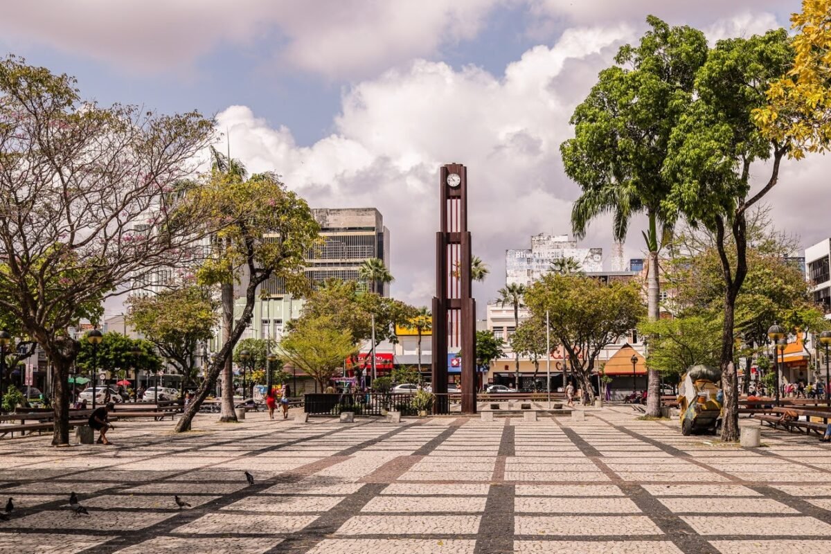 CDL de Fortaleza apresenta projeto de reforma da Praça do Ferreira, assinado por Fausto Nilo