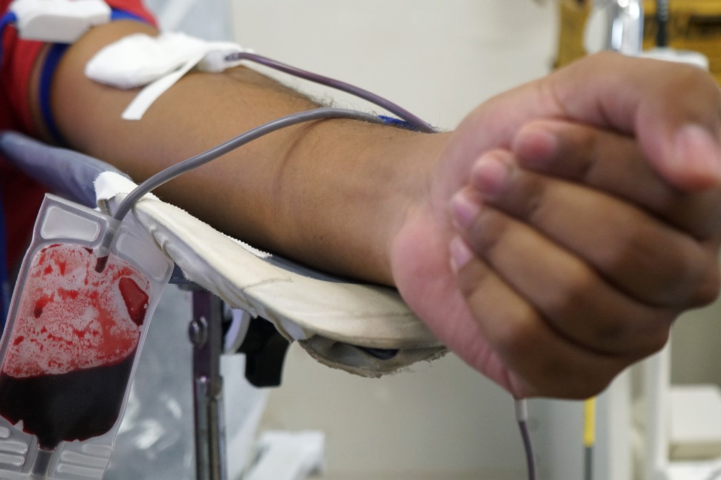 Torcidas de Fortaleza e Flamengo realizam juntas doação de sangue antes de duelo pelo Brasileirão