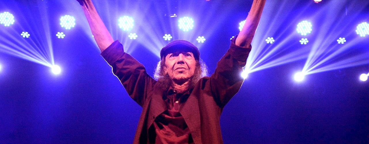 Em noite de homenagem, Ceará Natal de Luz traz show de Ednardo para a Praça Portugal neste domingo (17)