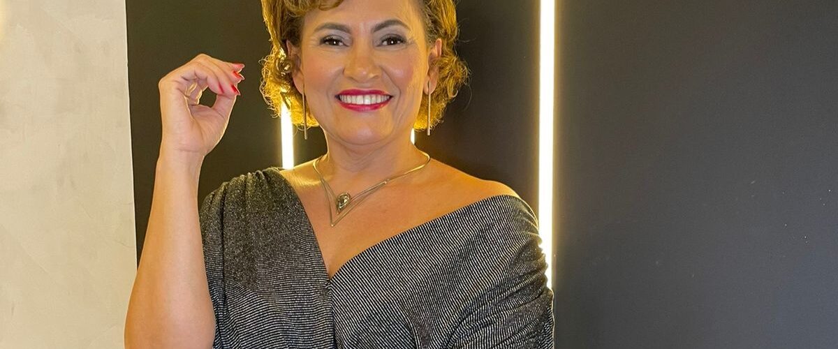 Roseane Cândido Duarte lança autobiografia Do Barro à Luz