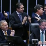 Política: Câmara aprova reforma tributária em segundo turno