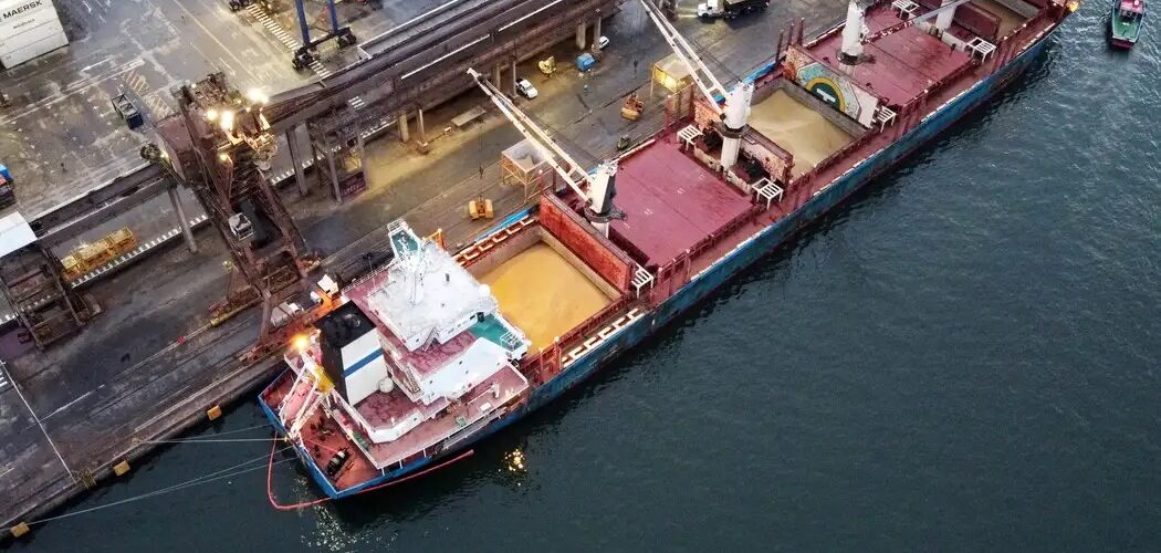 Economia: Balança comercial tem superávit recorde de US$ 98,838 bi em 2023