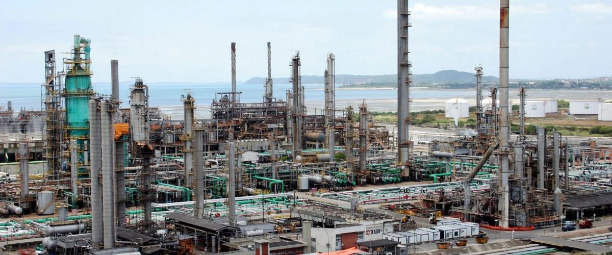 Suspeita: Petrobras abre investigação administrativa de venda de refinaria