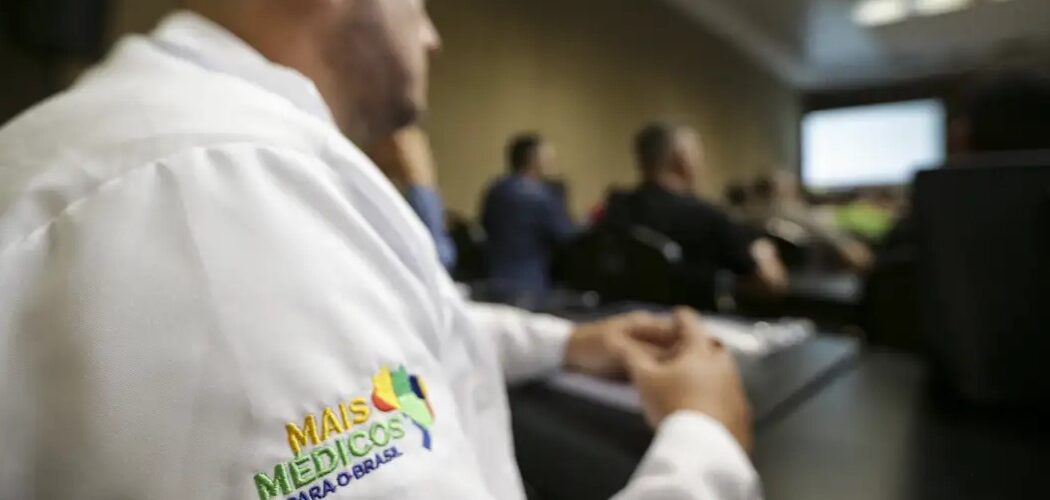 Saúde: Número de profissionais que atuam no Mais Médicos aumenta 105% em 2023