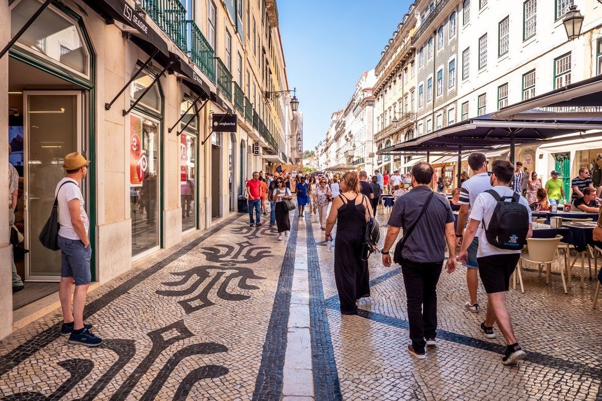 Imigração: Brasileiros são um dos principais responsáveis pelo equilíbrio populacional e econômico de Portugal