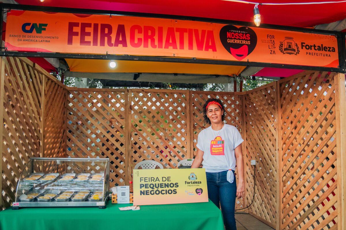 Feira Criativa Nossas Guerreiras anima Beira-Mar e gera renda para empreendedores locais