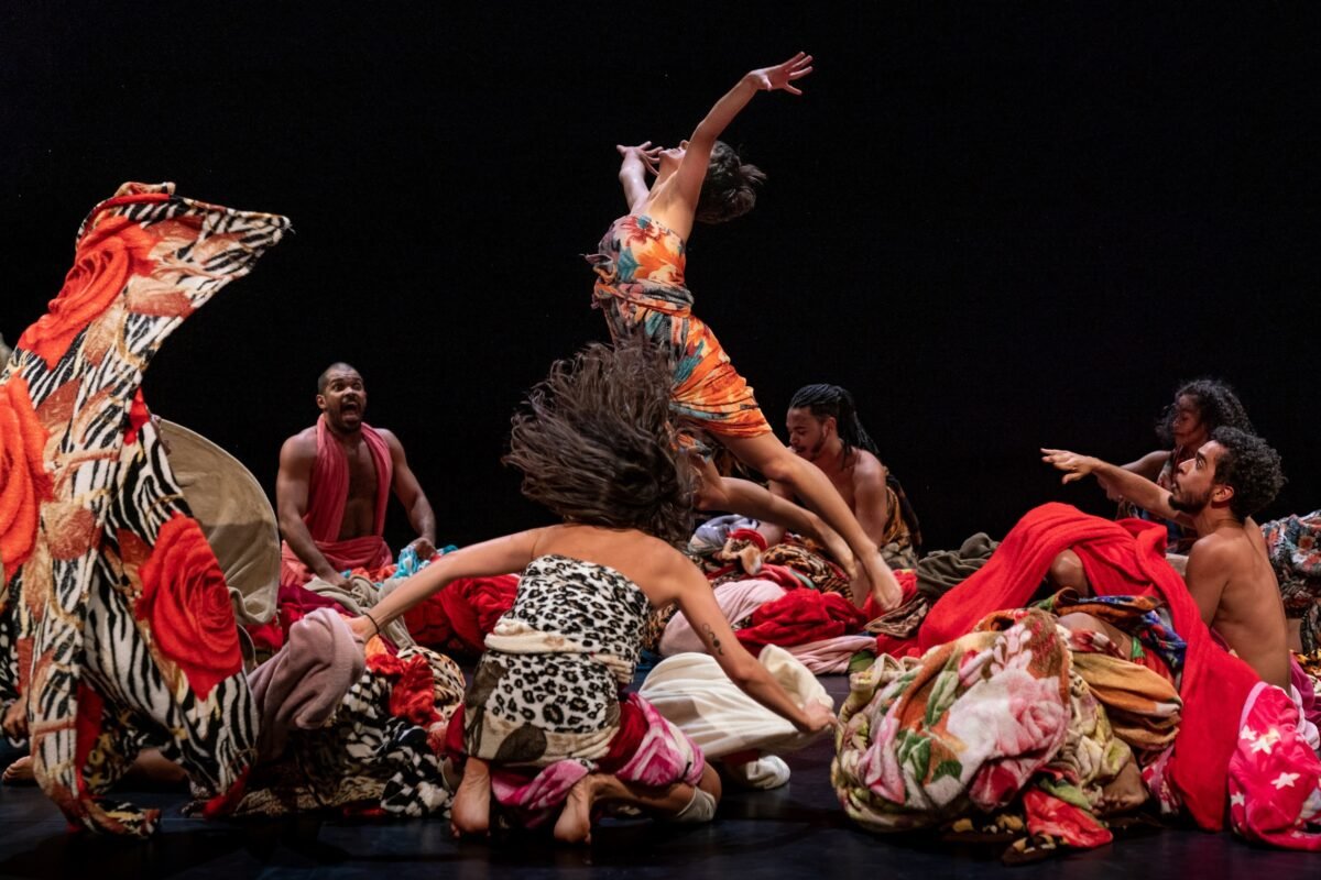 Lia Rodrigues Cia de Danças apresenta “Encantado” em março na XIV Bienal Internacional de Dança do Ceará