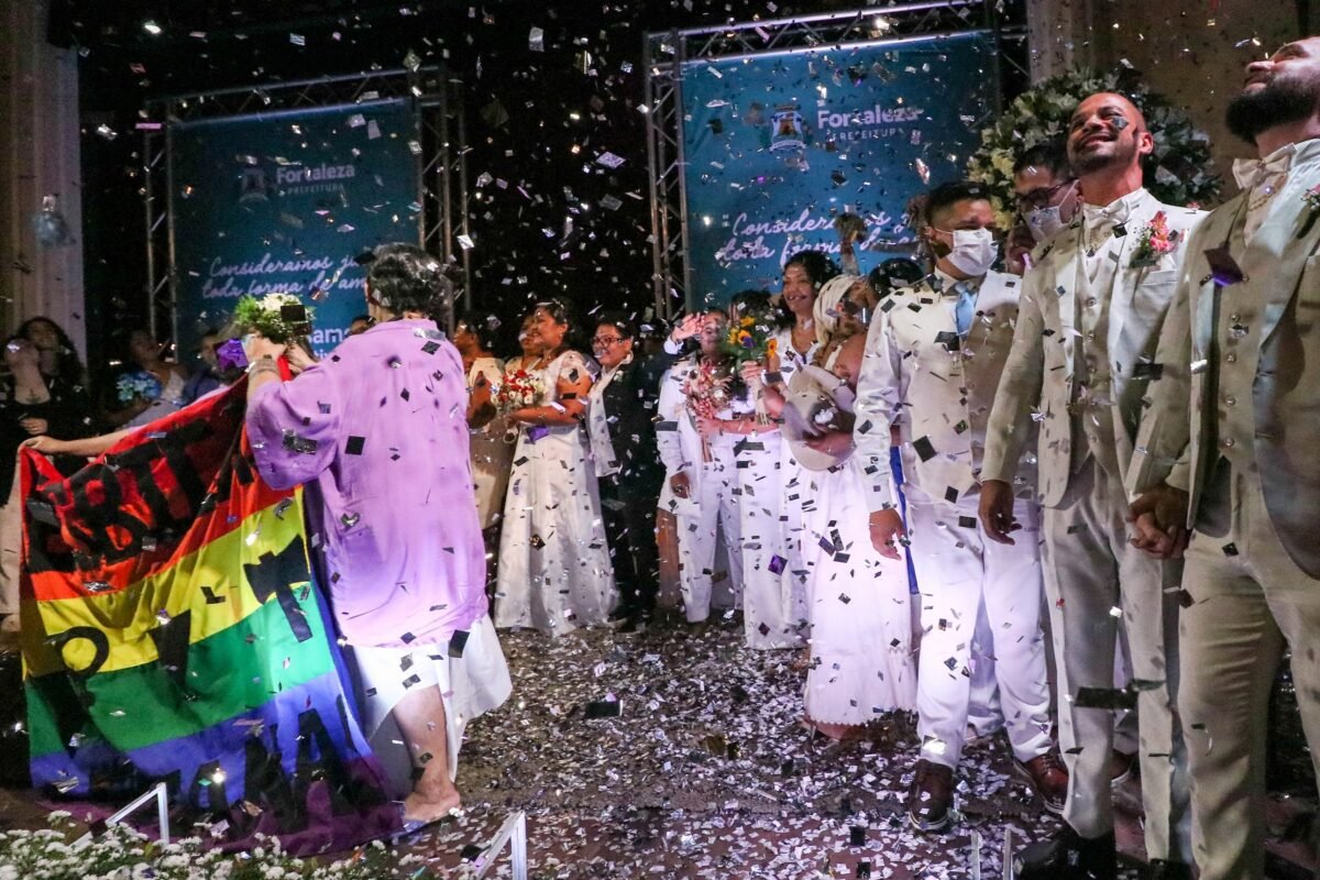 Prefeitura de Fortaleza realiza 5º casamento coletivo LGBT nesta quinta-feira (21)