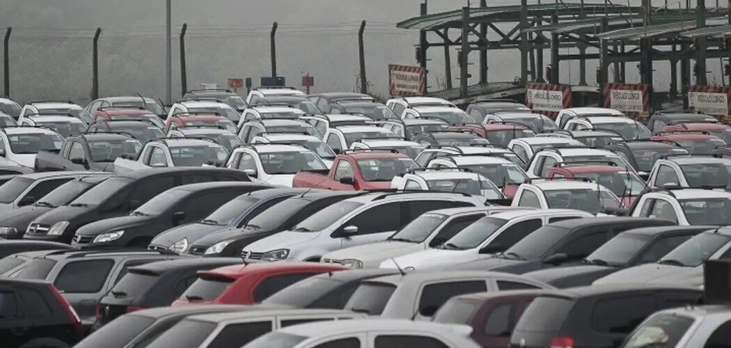 Vendas financiadas de veículos crescem 30,7% no país em fevereiro