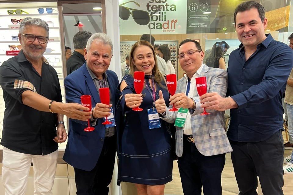 Diretores da Ferrovia Ótica participam da Expo Óptica 2024, em São Paulo