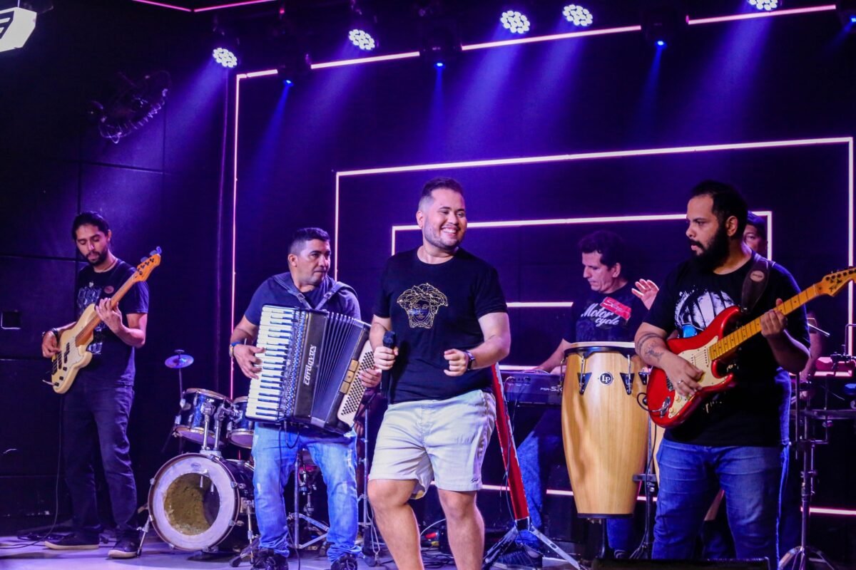 Músicos dos mais diversos ritmos se apresentam na Vila Azul do Mar em maio