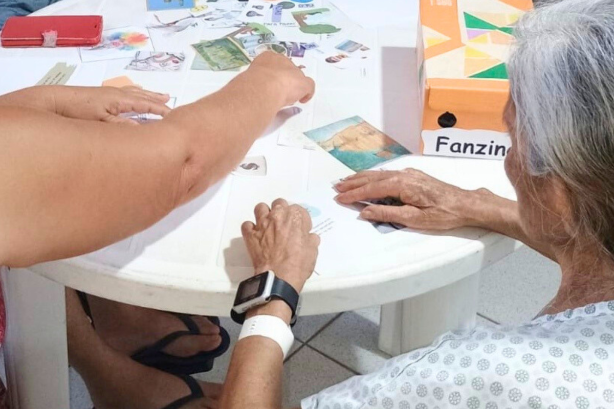 Com produção de fanzines, pacientes relembram momentos vividos na Casa de Cuidados do Ceará