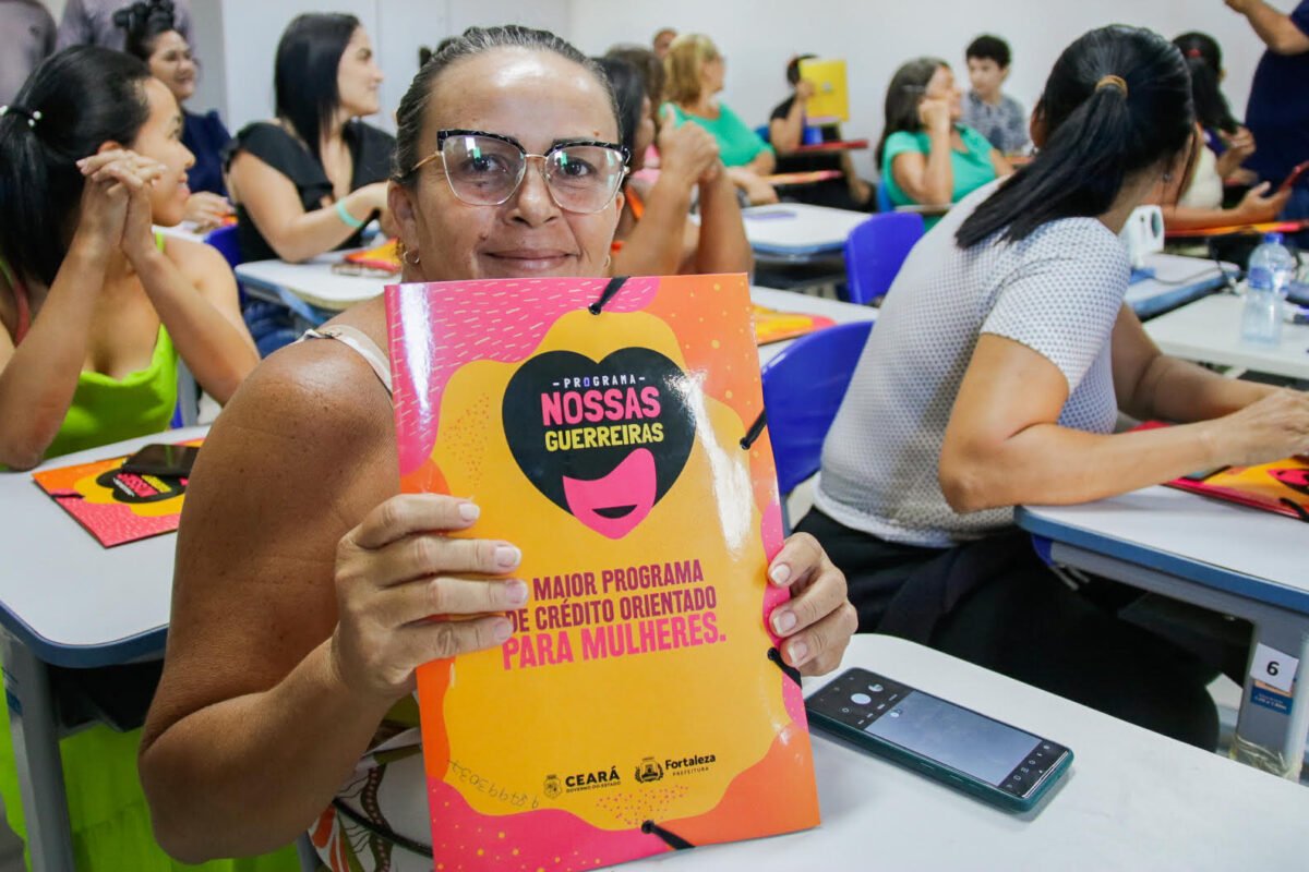 Prefeitura de Fortaleza realiza aulão do Programa Nossas Guerreiras no Teatro do Cuca José Walter