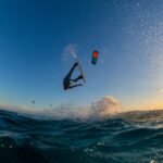 Cidade é um dos principais destinos para kitesurfistas no Ceará