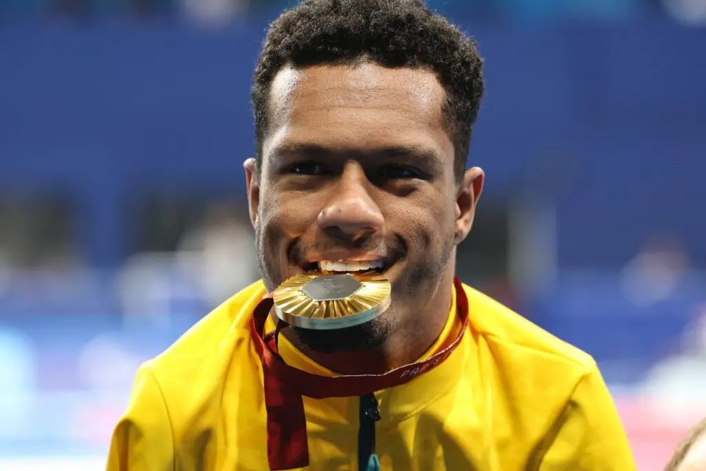 Nadador Gabriel Araújo conquista 1º ouro do Brasil na Paralimpíada