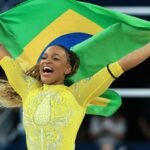 Rebeca Andrade é prata no individual geral na ginástica em Paris