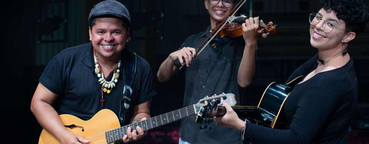 Edinho e Yayá Vilas Boas conquistam prêmio no Festival Nacional da Canção