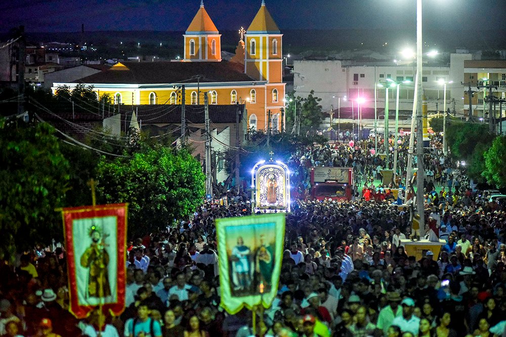 Festa de São Francisco, em Canindé, aquece o turismo religioso e eleva a ocupação hoteleira da cidade