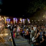 Público lota praça do teatro na abertura do 30º FNT em Guaramiranga