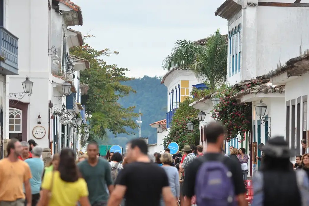 Festa Literária Internacional movimenta Paraty a partir desta quarta-feira (9)