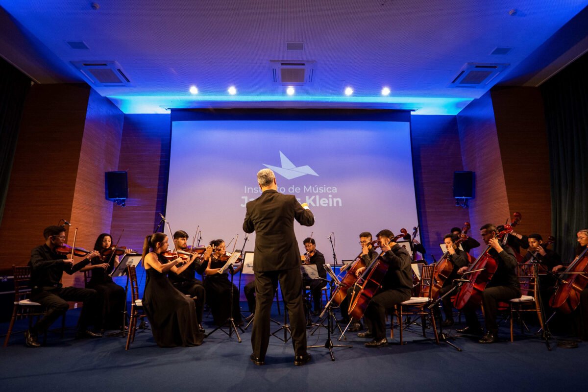 Orquestra Jacques Klein e Coral Vozes de Iracema realizam concerto especial ao Dia do Nordestino em homenagem a Luiz Gonzaga