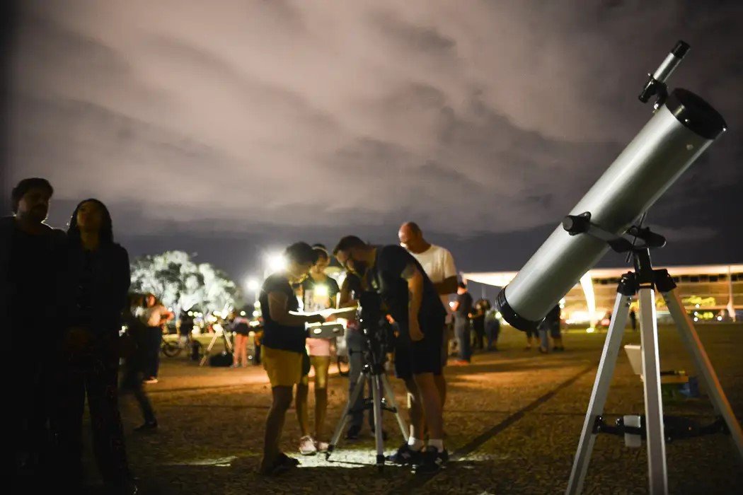 Fenômeno: Cometa que passará perto da Terra poderá ser visto no Brasil