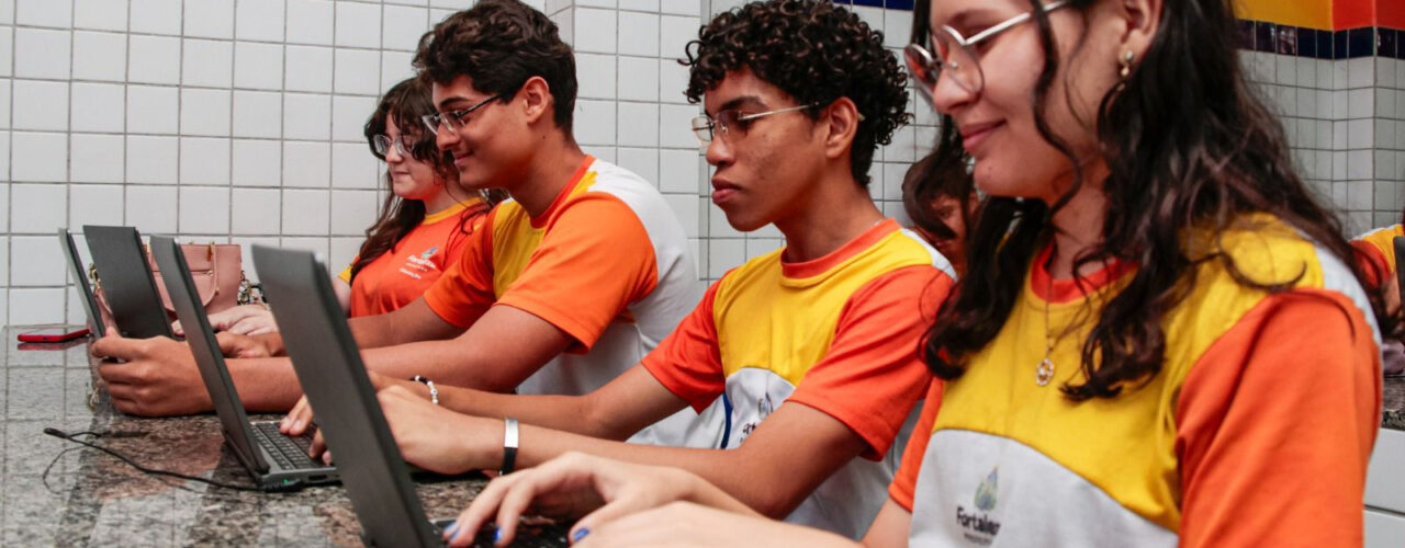 Juventude Digital promove capacitação em tecnologia para alunos da Rede Municipal