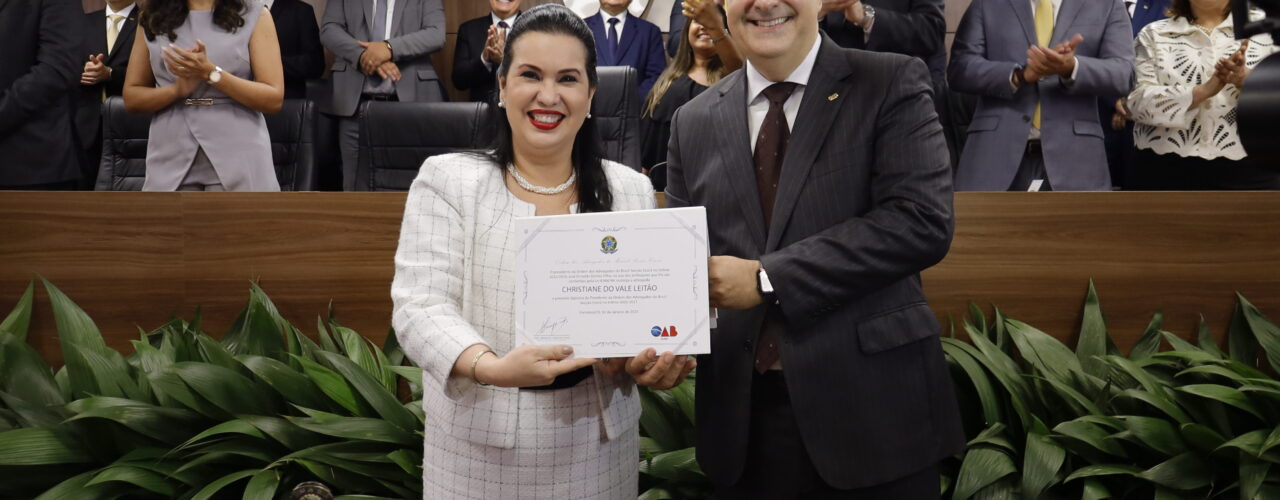 Christiane Leitão toma posse na OAB-CE e promete gestão democrática e voltada à advocacia