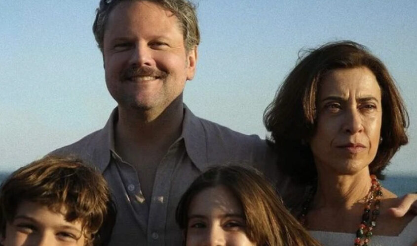 Fernanda Torres leva Globo de Ouro por atuação em Ainda Estou Aqui