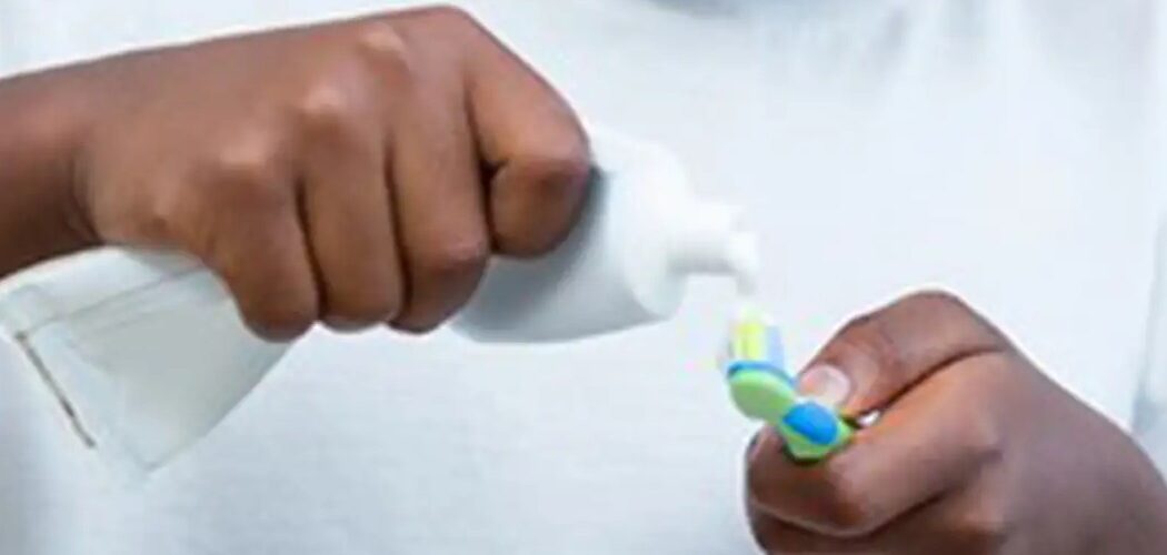 Prevenção: Anvisa suspende creme dental Colgate Total Clean Mint por 90 dias