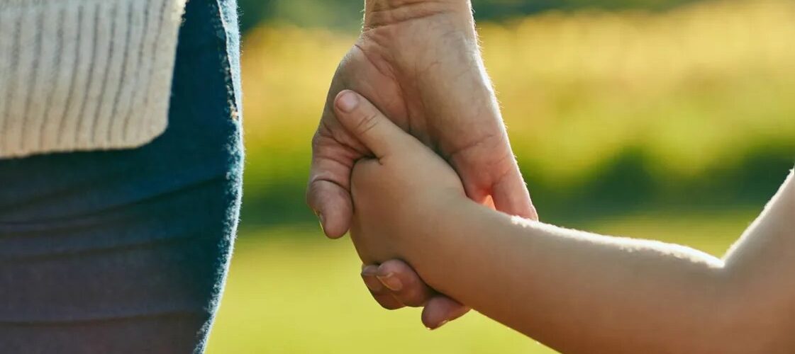 Acordos informais de pensão entre pais e mães solos: Entenda os riscos e a importância da formalização judicial